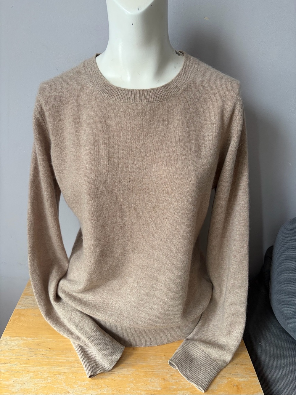 Quince 100% Cashmere Beige Crew Neck Sweater